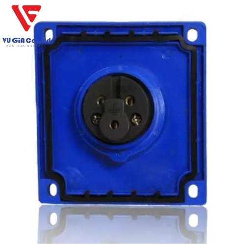 3-pin 32A watertight recessed socket BEK-4232