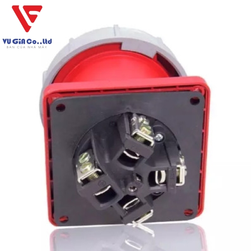 Watertight 4-pin 16A recessed socket BEK-3142