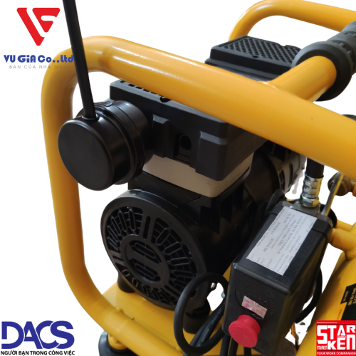 DEWALT DXCM3301181 11L oil-free air compressor