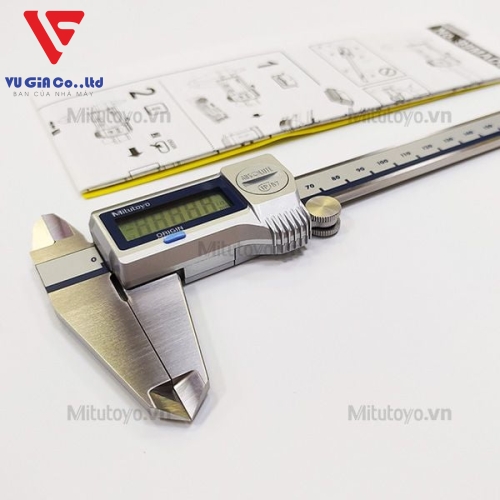Mitutoyo digital caliper 500-703-20 (0-200mm)